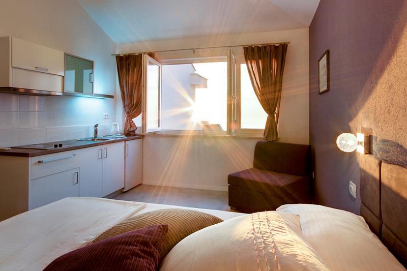 Apartments Lianto ตราสนิสเซ ภายนอก รูปภาพ