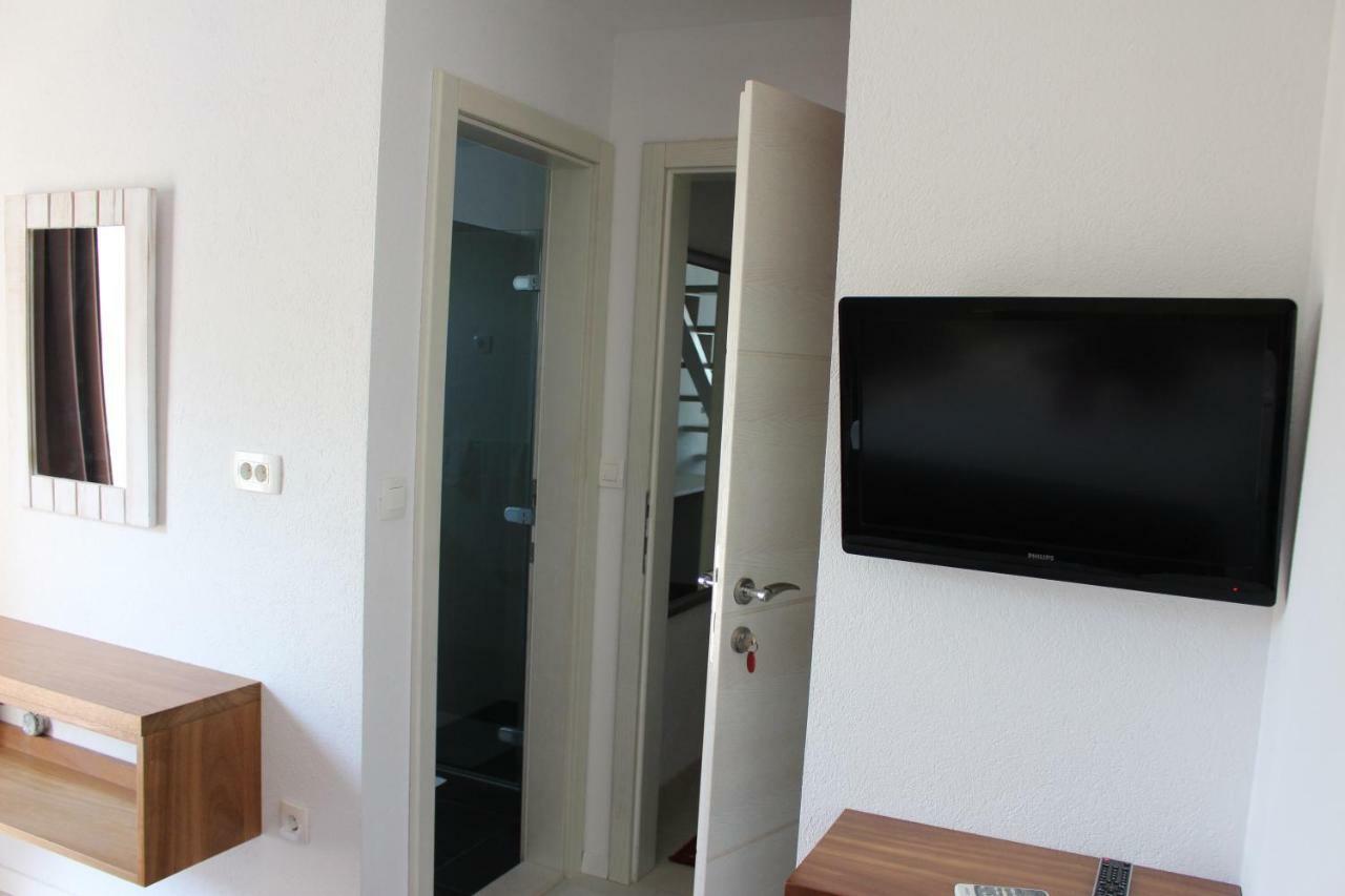 Apartments Lianto ตราสนิสเซ ภายนอก รูปภาพ